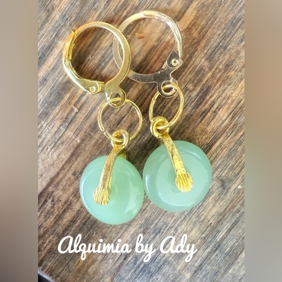 Light green jade peace circles dangle earrings - Picture 1 of 1